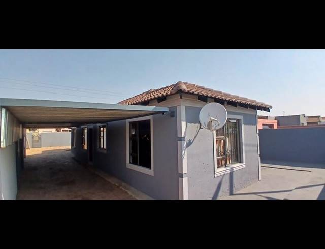 4 BEDROOM PROPERTY TO RENT IN PROTEA GLEN EXT